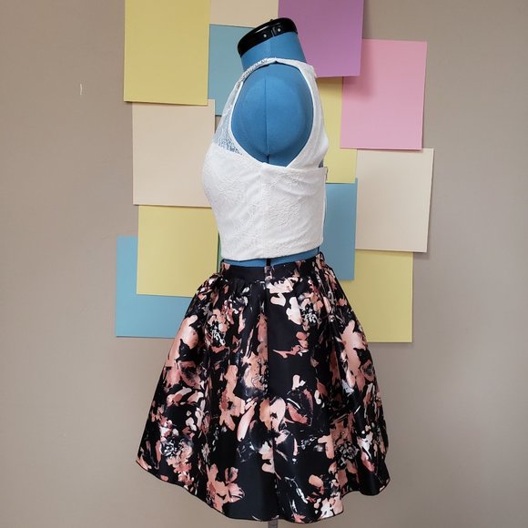 Lace crop top - Picture 4 of 7